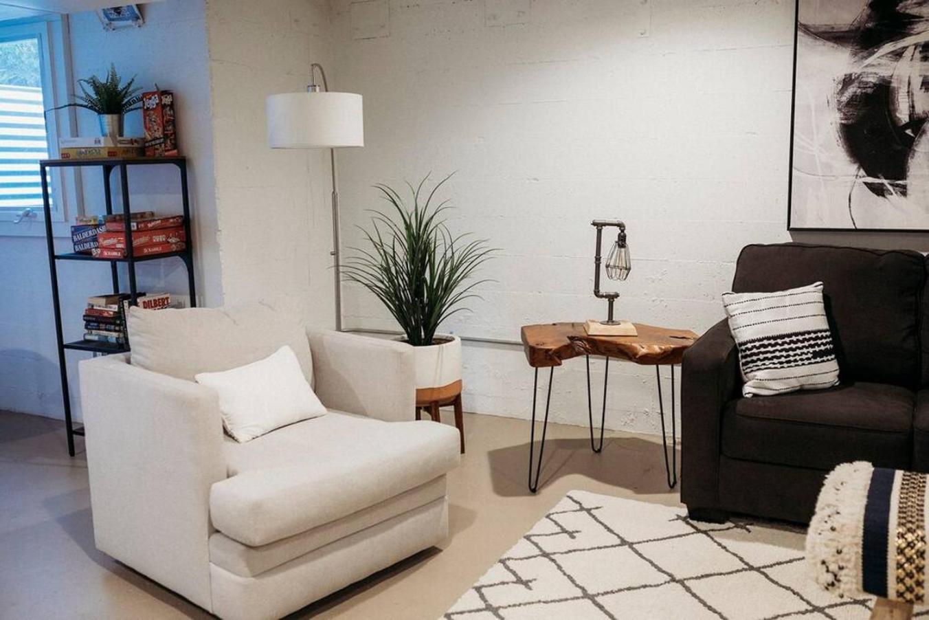Style Meets Comfort In Beautiful Design Vancouver Ngoại thất bức ảnh